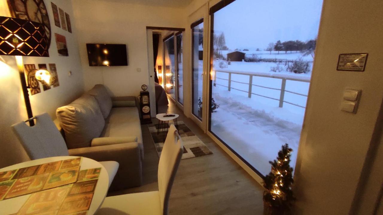 Ranch 66 - Moderni Tiny House Black Swallow Ve Stylu Route 66 Se Saunou A Bazenem Tršice المظهر الخارجي الصورة